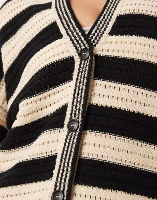 ASOS DESIGN Curve - Sally Beach - Top in maglia monocromatica a righe con bottoni in coordinato, 4 di 4