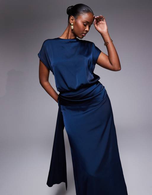 ASOS DESIGN Curve - Satijnen maxi jurk met fladdermouwen en gedrapeerde taille in marineblauw, 3 van 4
