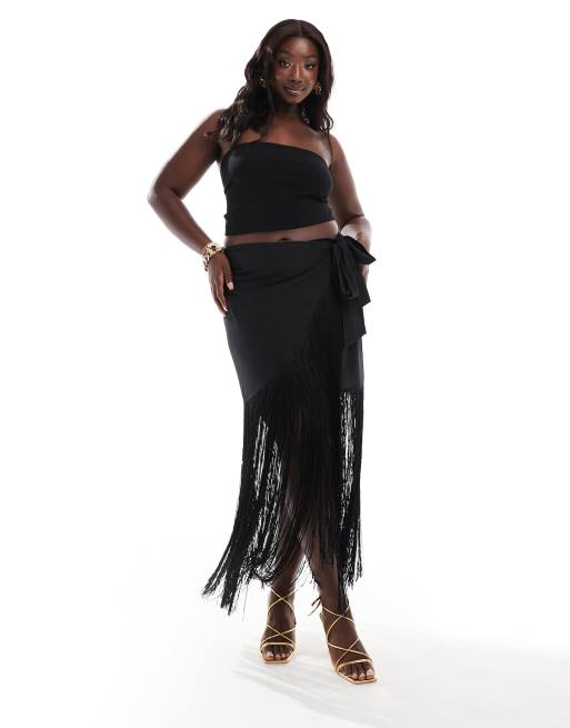 ASOS DESIGN Curve - Satijnen maxi rok met overslag en franjes in zwart