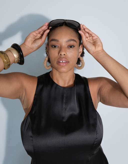 ASOS DESIGN Curve - Satijnen playsuit met racerhals in zwart, 2 van 7