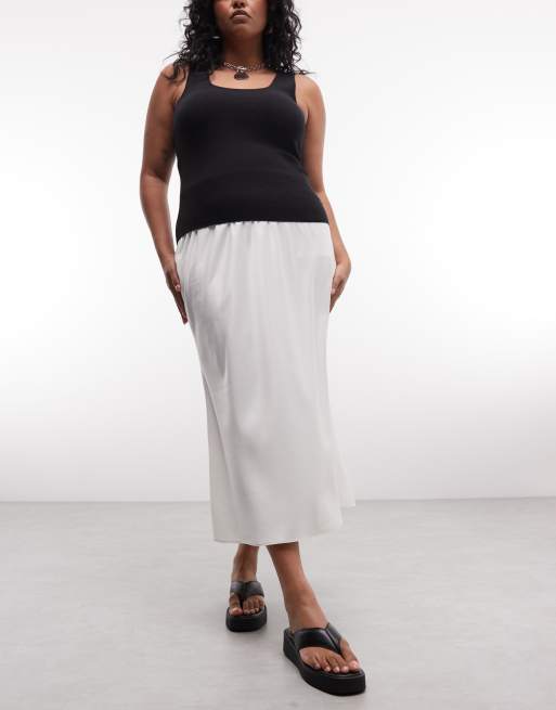 ASOS DESIGN Curve satin bias cut midi skirt in winter white, 2 of 5