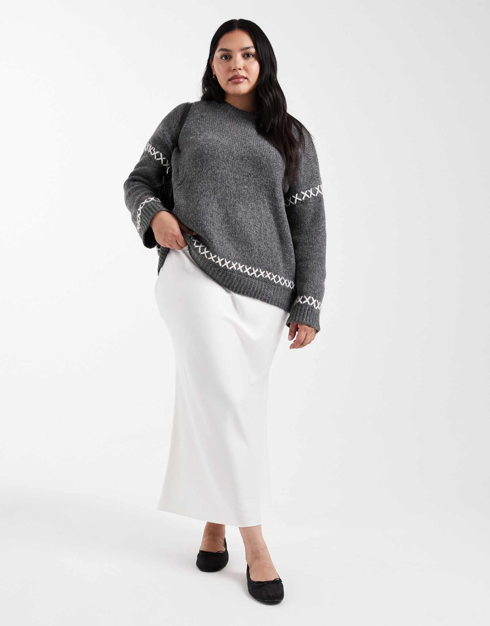 Атласная юбка макси с уклоном ASOS DESIGN Curve зимнего белого цвета