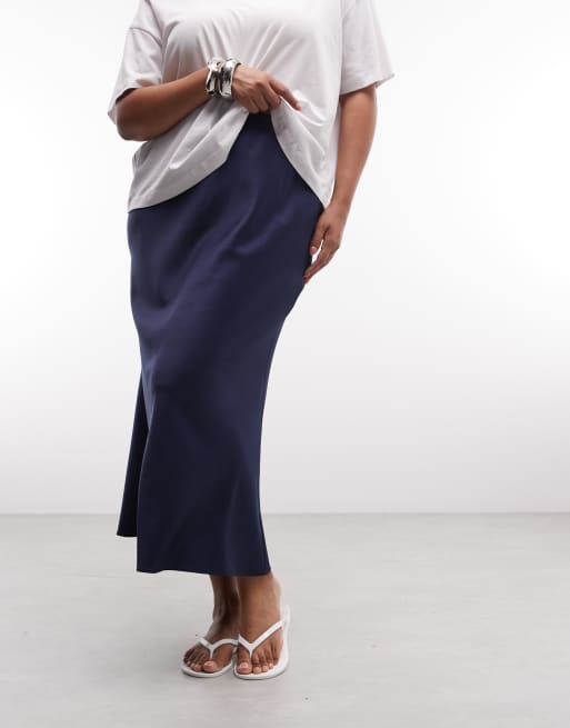ASOS DESIGN Curve satin bias midi skirt in navy, 2 of 5