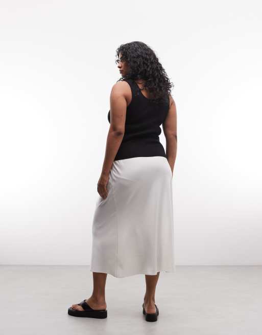 ASOS DESIGN Curve satin bias midi skirt in winter white, 4 of 5