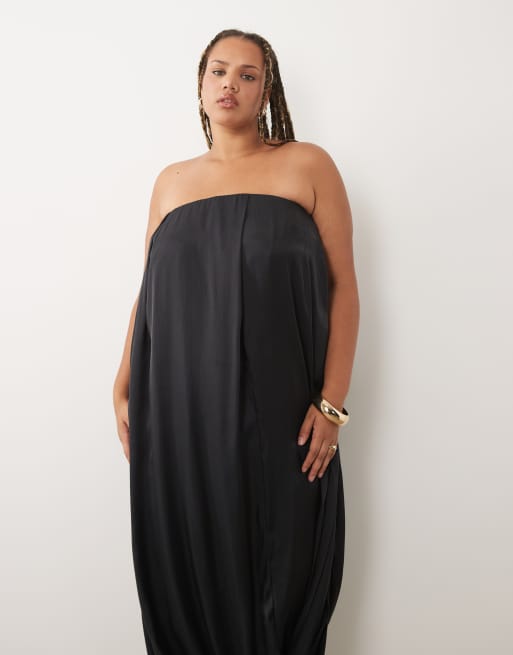 ASOS DESIGN Curve satin bubble bandeau maxi dress in navy blue, 3 of 4