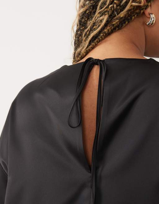 ASOS DESIGN Curve satin short sleeve top in black, 3 of 4