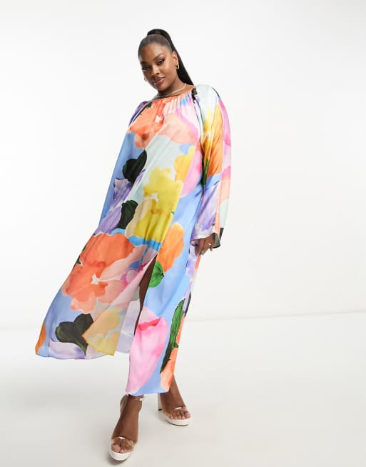ASOS DESIGN Curve – Satynowa sukienka midaxi z obszernymi rękawami w abstrakcyjny wzór z efektem sprania