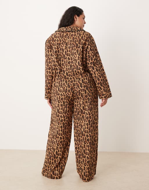 ASOS DESIGN Curve scallop edge woven shirt and pants pyjama set in leopard print, 4 of 4