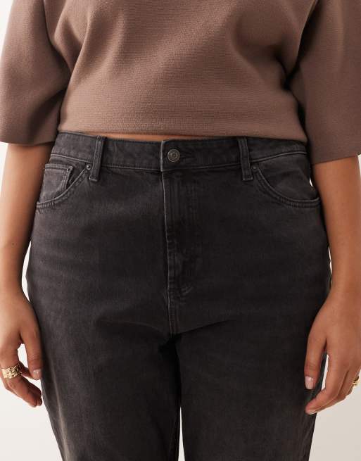 ASOS DESIGN Curve – Schlagjeans in verwaschenem Schwarz mit mittelhohem Bund, 4 von 5