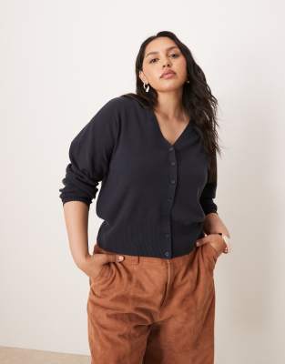 ASOS DESIGN Curve - Schlichte Strickjacke in Marineblau mit strukturierter Taille