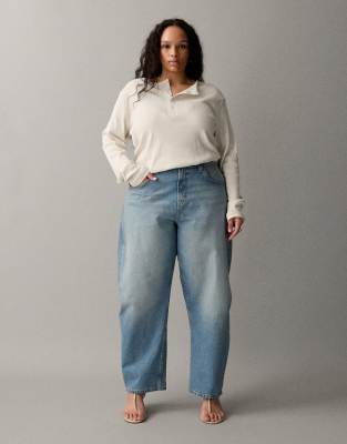 ASOS DESIGN Curve - Schmale Jeans in mittelheller Waschung mit abgerundetem Beinschnitt-Blau