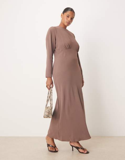 ASOS DESIGN Curve - Schuingesneden satijnen maxi-jurk met bustedetail in diep taupe - view 1