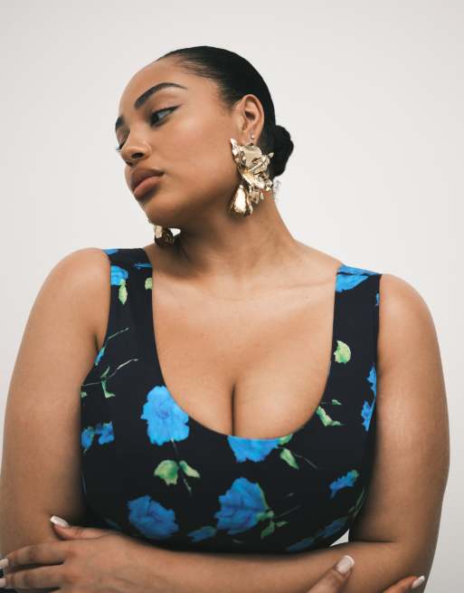 ASOS DESIGN Curve scoop neck fishtail godet midi sundress in black floral print, 4 of 4