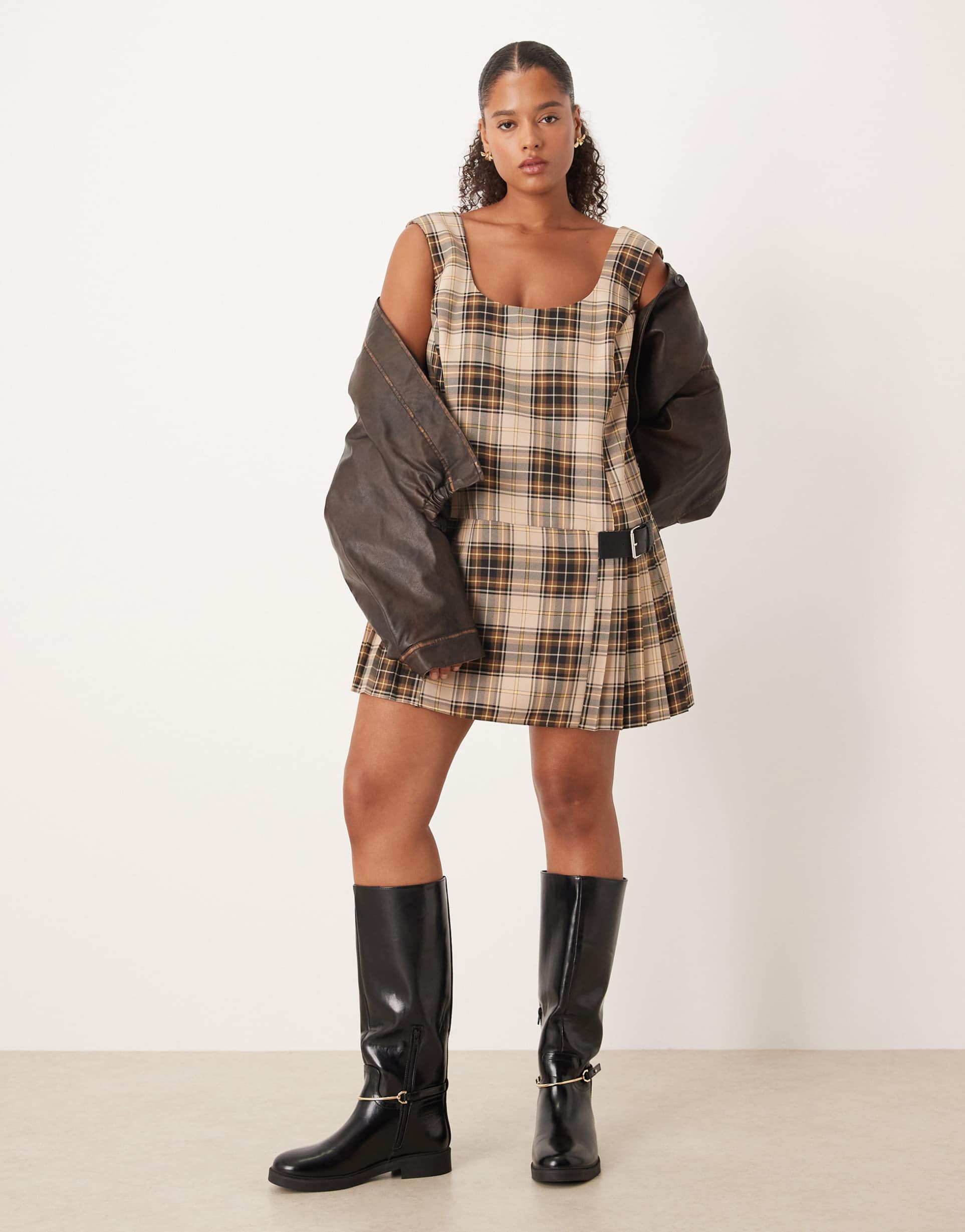 asos design curve scoop neck pleated mini dress in chocolate plaid