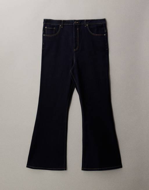 ASOS DESIGN Curve sculpting super stretch flare jeans in rinse, 5 of 7