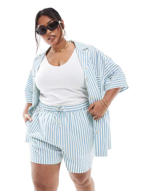 ASOS DESIGN Curve seersucker pull on boxer shorts in blue stripe (part of a set), 2 of 4