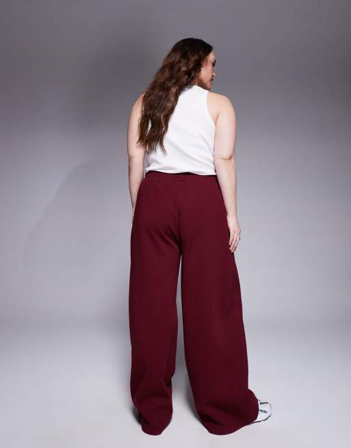 ASOS DESIGN Curve – Sehr weit geschnittene Hose aus Interlock-Stoff in Burgunderrot, Kombiteil, 4 von 5