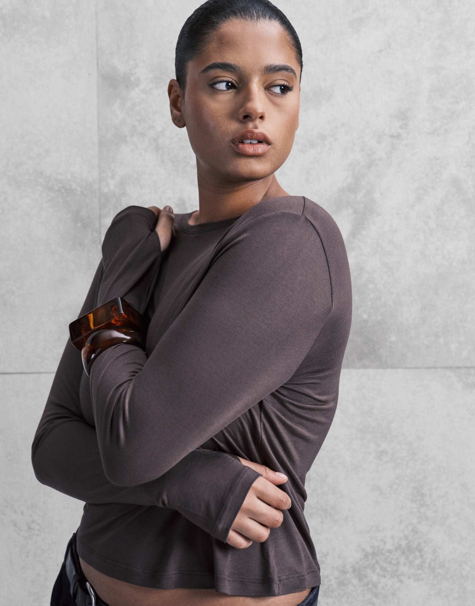 Полупрозрачный топ с длинными рукавами ASOS DESIGN Curve шоколадного цвета