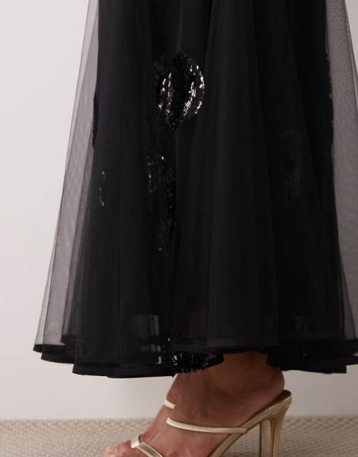 ASOS DESIGN Curve sequin embellished maxi dress in black polka dots, 4 of 4