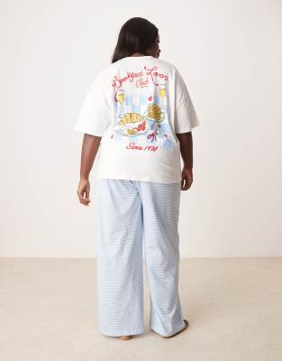 ASOS DESIGN Curve - Set aus Oversize-T-Shirt und Hose mit weitem Bein und „Breakfast Lovers"-Print-Weiß