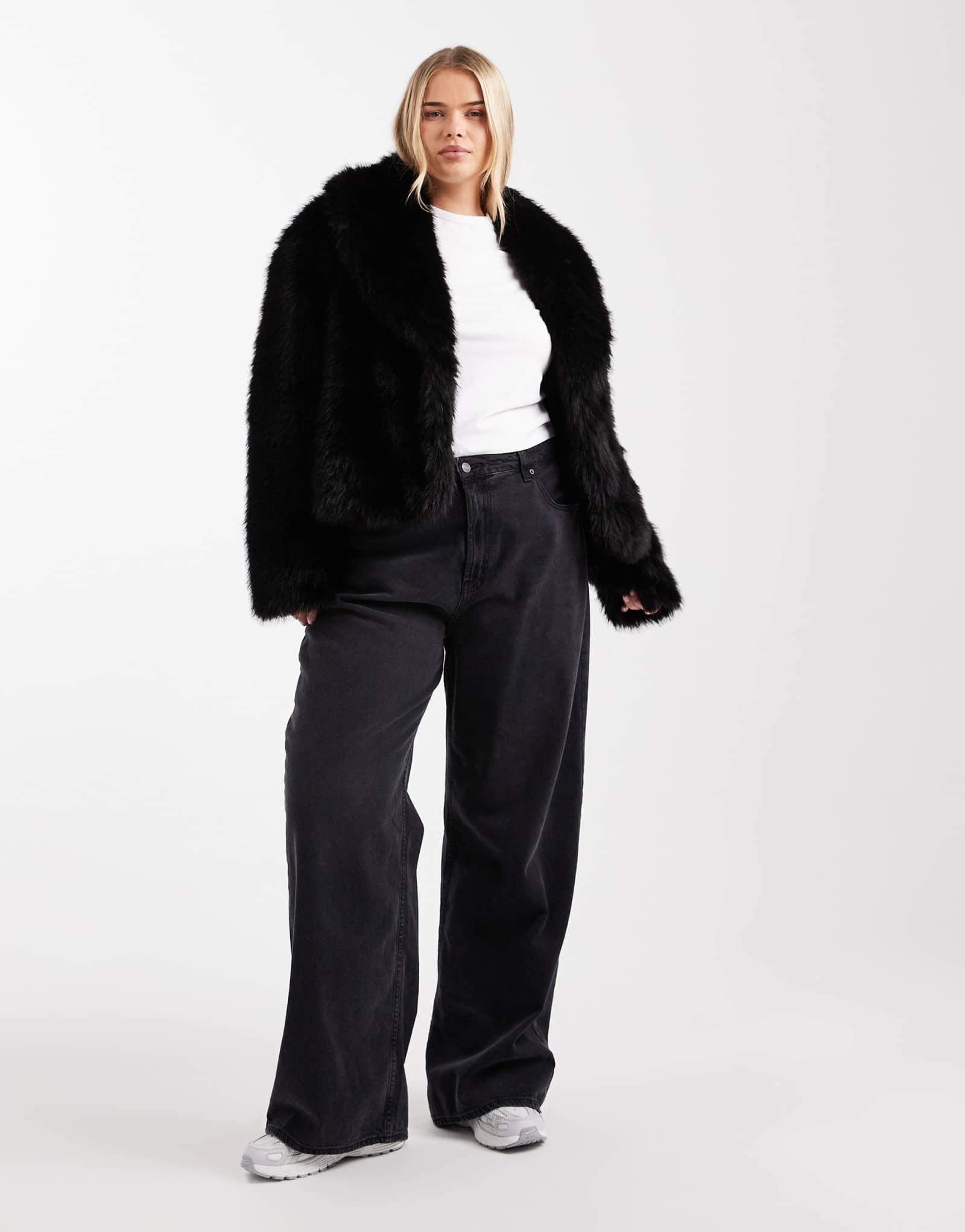 Куртка из искусственного меха ASOS DESIGN с изогнутым шалевым воротником черного цвета