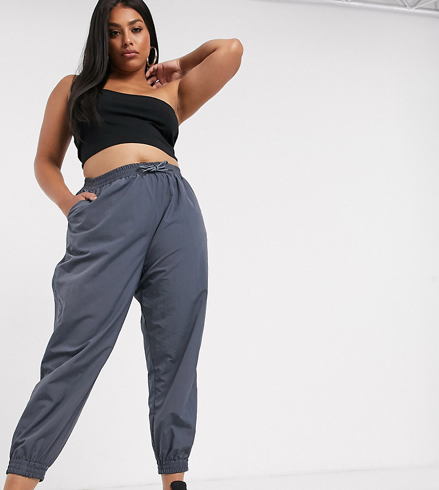 Plus-size sweatpants by ASOS DESIGN Your casual vibe, sorted High rise Elasticated waistband Drawstring tie Side pockets Elasticated cuffs Regular, tapered fit A standard cut around the thigh with a narrow shape through the leg