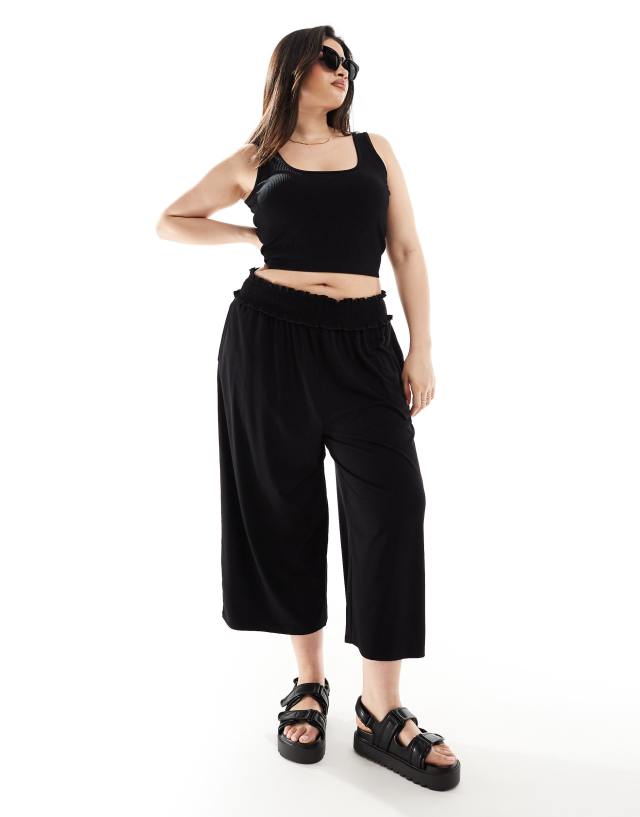 ASOS Curve - ASOS DESIGN Curve shirred waist cropped culotte trouser in black