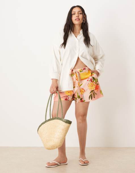 ASOS DESIGN Curve - Short met gestrikte taille in fruitprint - view 1