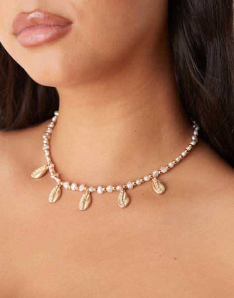 ASOS DESIGN Curve short necklace with faux pearls and gold-tone shell drops - view 1