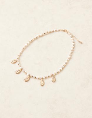 Asos Curve Asos Design Curve Short Necklace With Faux Pearls And Gold-tone Shell Drops
