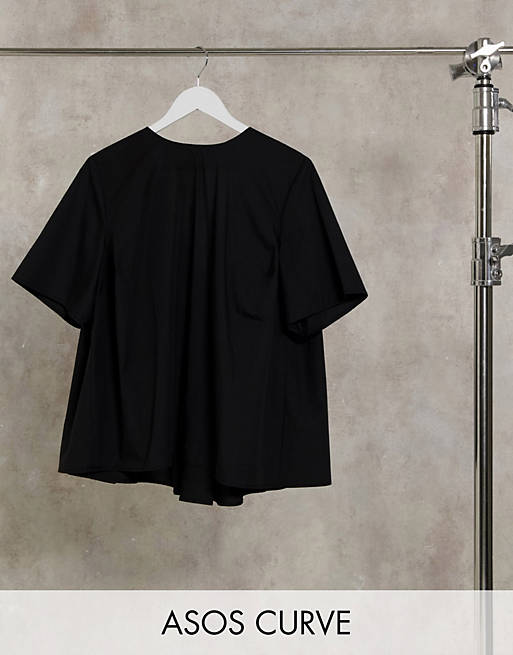  Shirts & Blouses/Curve short sleeve cotton top with pleat back detail in black 