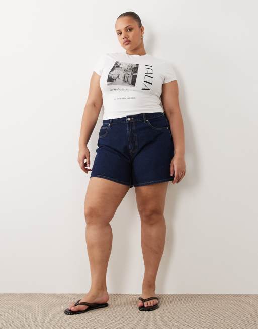 ASOS DESIGN Curve short sleeve crop top with Italia print in cream, 2 of 4
