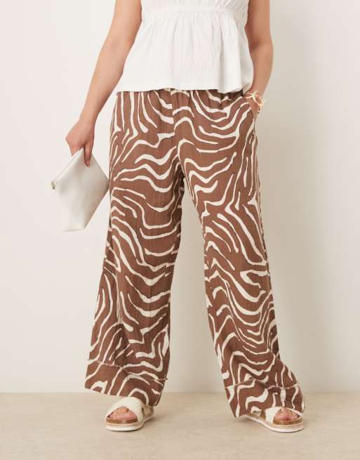ASOS DESIGN - Curve - Short van kaasdoek met elastische taille en onafgewerkte rand in zebraprint, 2 van 5