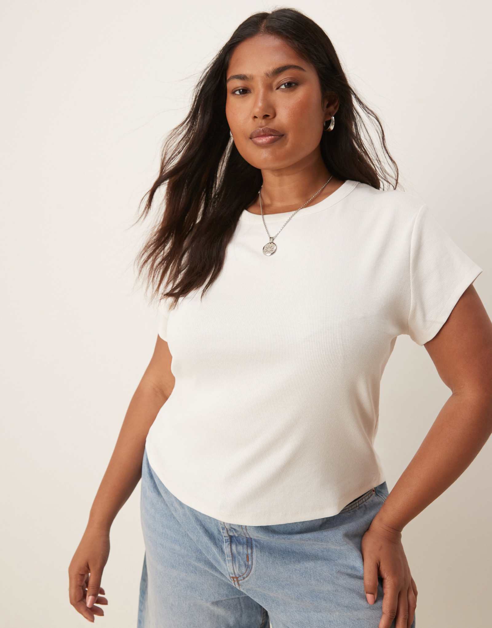 Детская футболка ASOS DESIGN из плотного трикотажа в рубчик кремового цвета
