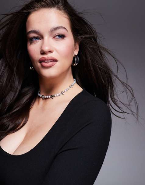 ASOS DESIGN Curve – Silverfärgat choker-halsband med syntetpärlor och dödskallar - view 1