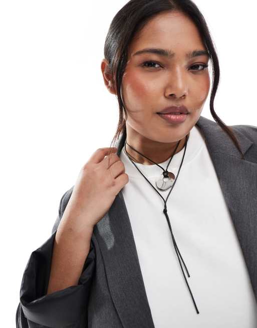 ASOS DESIGN Curve – Silverfärgat halsband i flera rader med smält design och repdetaljer