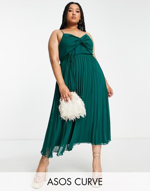 ASOS DESIGN Curve - Skovgrøn plisseret cami-midikjole med snoet front og bælte