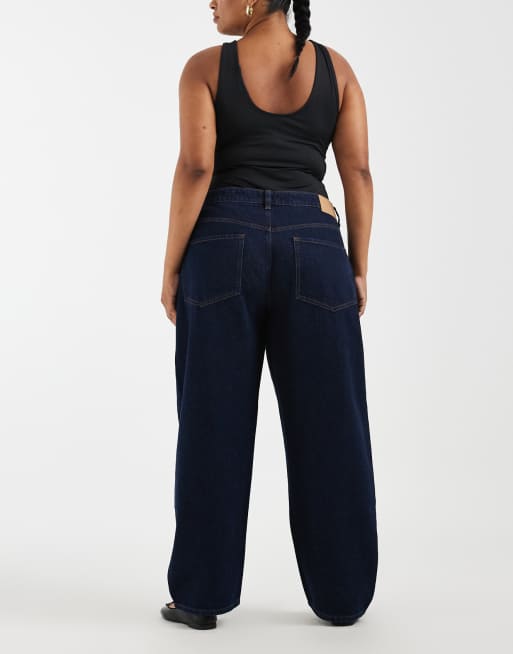 ASOS DESIGN Curve slim barrel jeans in rinse, 4 of 5