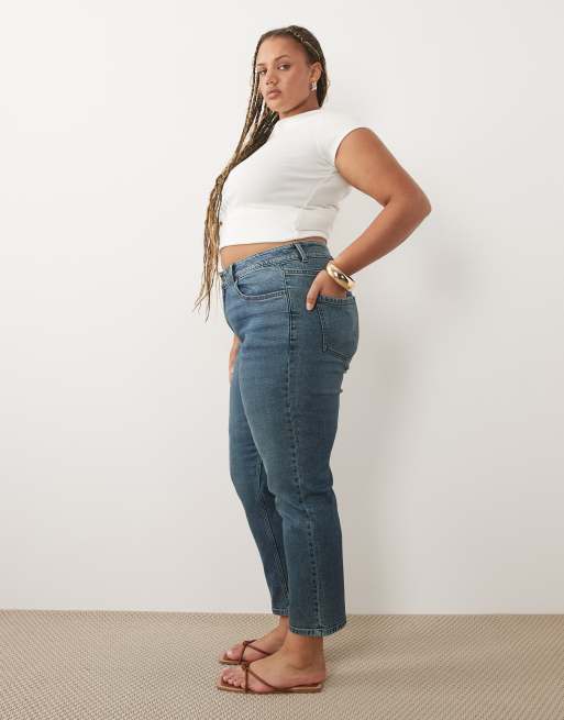 ASOS DESIGN Curve slim fit mom jeans in vintage wash, 2 of 5