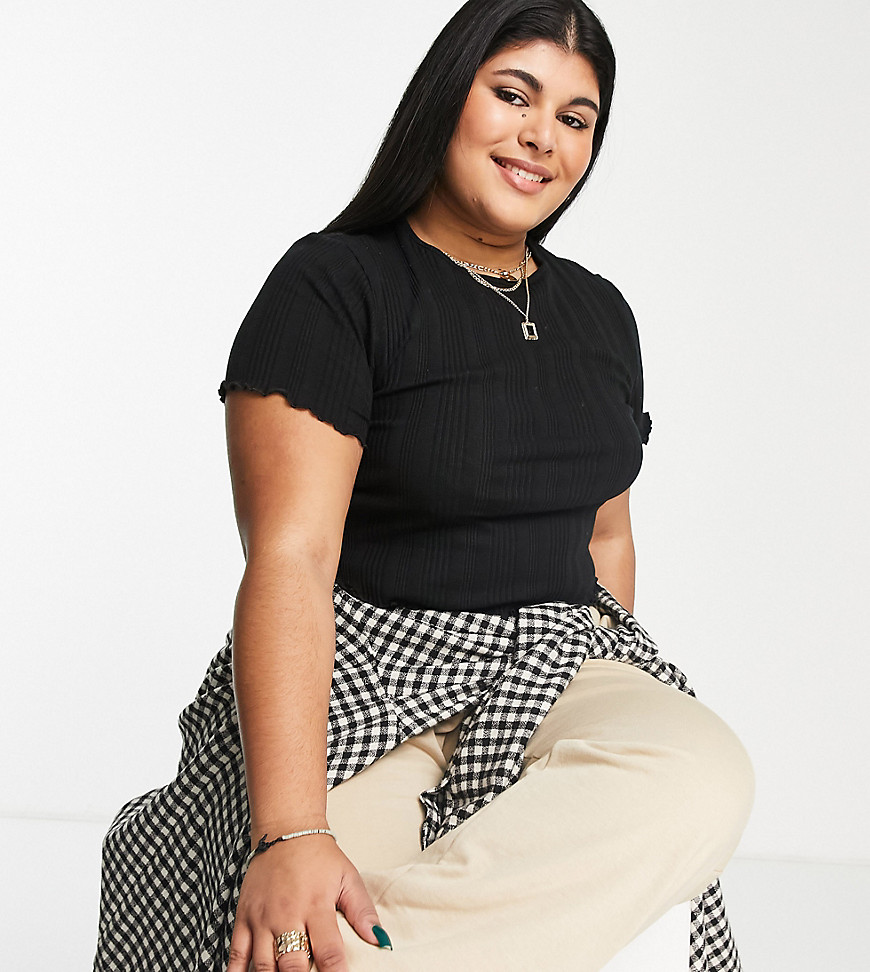 Plus-size T-shirt by ASOS DESIGN Love at first scroll Round neck Short sleeves Cropped length Slim fit