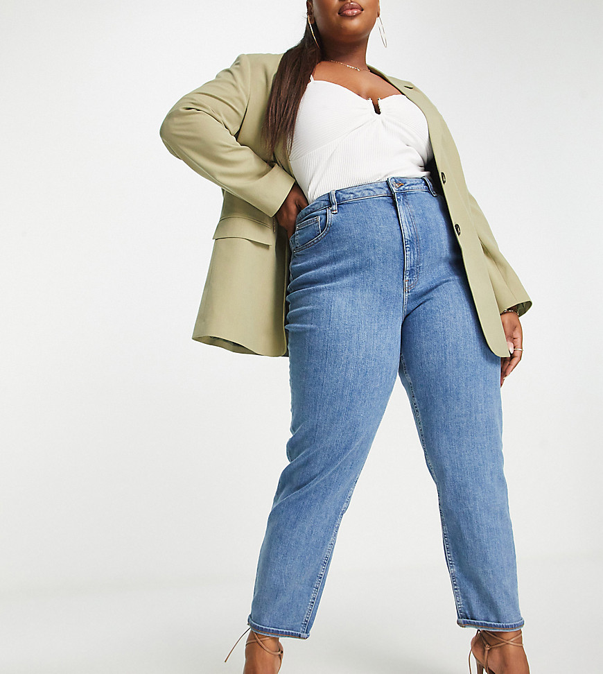 Plus-size jeans by ASOS Curve Your on or off-duty vibe The effortless everyday ones Slim tapered fit​ High rise Zip fly Five pockets