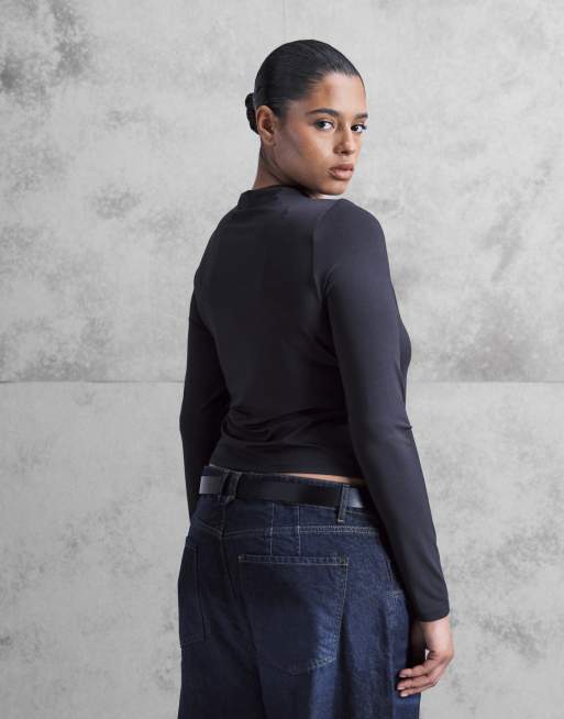 ASOS DESIGN Curve slinky long sleeve top with cut out detail in black, 3 of 4