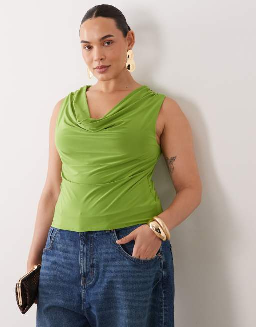 ASOS DESIGN curve slinky top met gerimpeld drapedetail in olijfgroen, 2 van 4