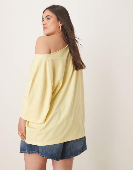 ASOS DESIGN Curve slouchy off shoulder oversized tee in buttermilk, 3 of 4