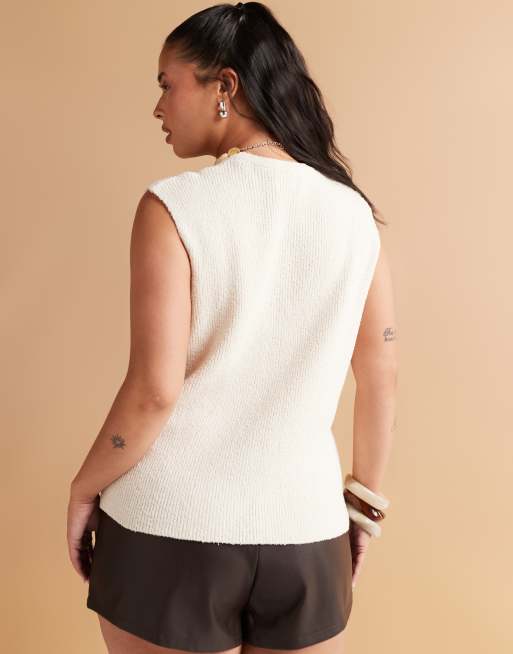ASOS DESIGN Curve slub knit relaxed fit waistcoat in cream, 4 of 4