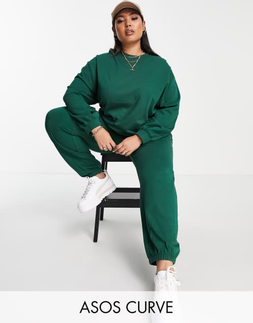 ASOS DESIGN Curve - Smal trainingspak met sweater en joggingbroek in donkergroen