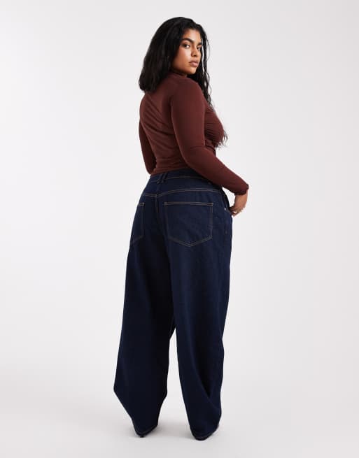 ASOS DESIGN Curve – Smala jeans med barrelben och tvättad finish, 2 av 5