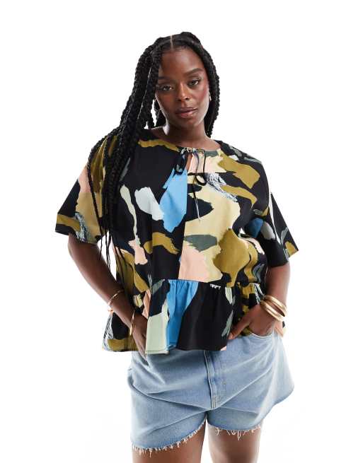 ASOS DESIGN Curve - Smock-top med bindefront og kunstnerisk abstrakt print