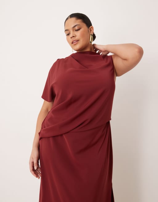 ASOS DESIGN Curve - Soepelvallende jurk met gedrapeerde mouw in bordeauxrood, 3 van 4
