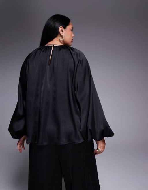 ASOS DESIGN Curve - Sort bluse med voluminøse ærmer i satin, 3 af 4